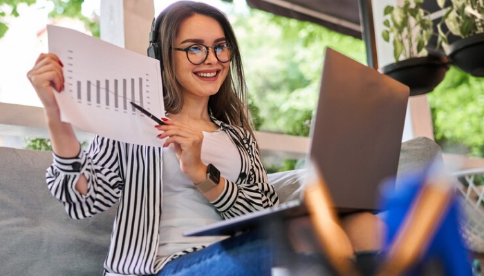 Instructor-how to make money while traveling